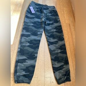 New with tags Wild fable Camo sweatpants with tag